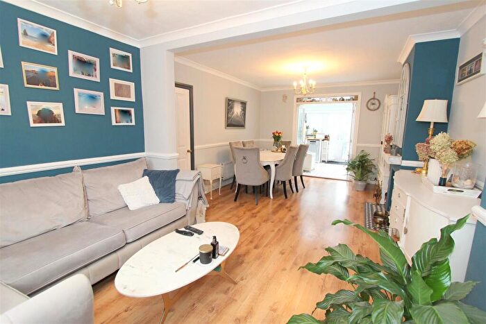 4 Bedroom House For Sale In Middleton Road, Carshalton, SM5