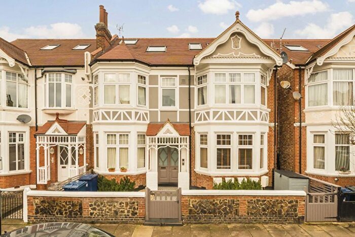 2 Bedroom Flat For Sale In Fordhook Avenue, Ealing, W5