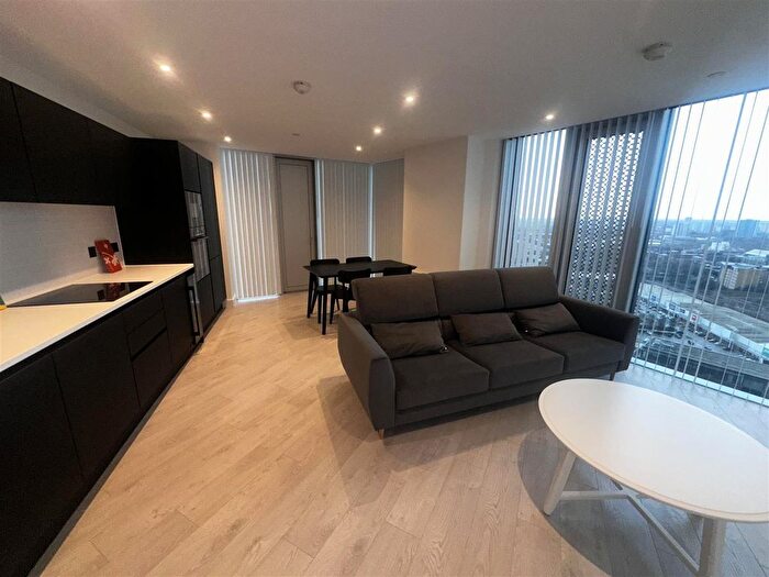2 Bedroom Flat To Rent In Vista River Gardens, Manchester, M3