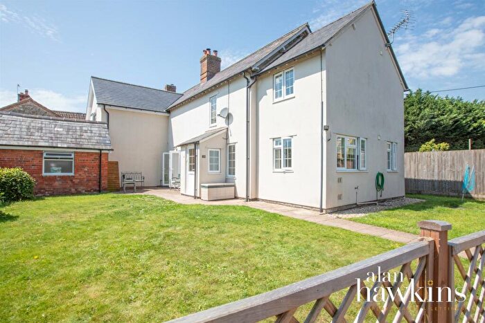 4 Bedroom Semi-Detached House For Sale In The Green, Goatacre, SN11