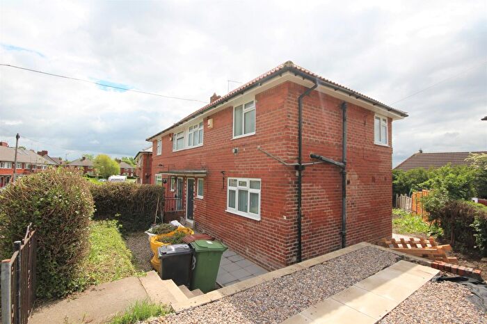 3 Bedroom Semi-Detached House To Rent In Amberton Crescent, Leeds, West Yorkshire, LS8