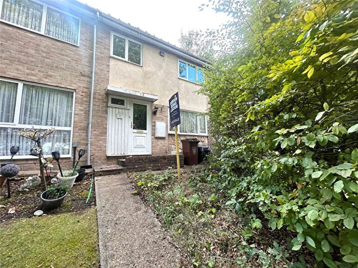 3 Bedroom End Of Terrace House For Sale In Iona Close, Chatham, Kent, ME5