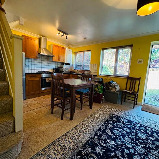 1 Bedroom Semi-Detached House To Rent In Aymer Drive, Staines-Upon-Thames, TW18