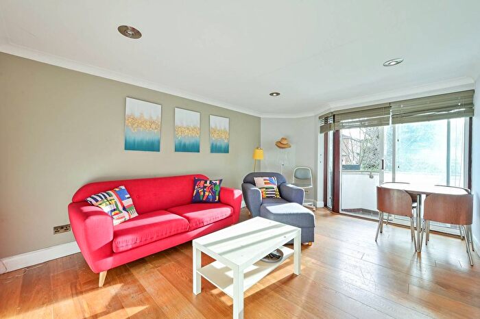 2 Bedroom Flat To Rent In Inner Park Road, Southfields, London, SW19