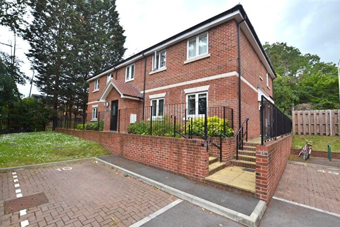 2 Bedroom Apartment For Sale In The Quadrant, Minley Road, Fleet, GU51