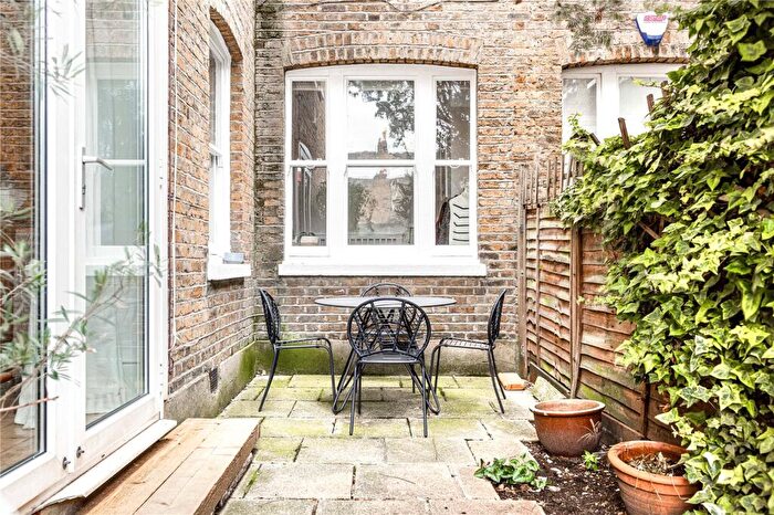 2 Bedroom Flat To Rent In Cowley Road, Mortlake, SW14