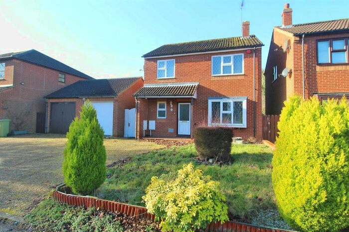 3 Bedroom Detached House To Rent In Broxbourne Close, Giffard Park, Milton Keynes, MK14