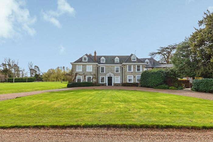 2 Bedroom Flat For Sale In Ladbroke, Southam, Warwickshire, CV47