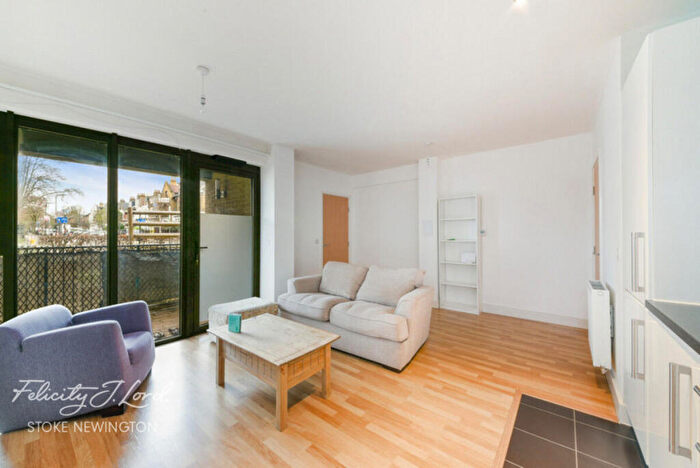 2 Bedroom Flat For Sale In Lake House, Green Lanes Walk, London, N4