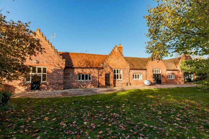 4 Bedroom Cottage To Rent In Newton Hall Chase, Dunmow, CM6