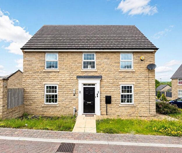 4 Bedroom Detached House To Rent In Hewenden Drive, Cullingworth, Bradford, BD13