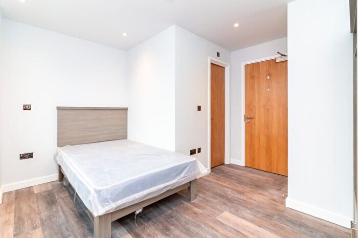 1 Bedroom Flat To Rent In Howard Street, Nottingham, Nottinghamshire, NG1