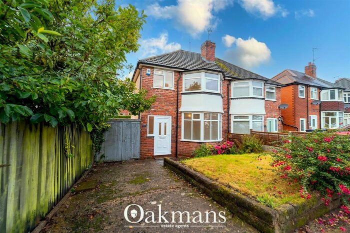 3 Bedroom Semi Detached House To Rent In Fairway, Northfield, Birmingham, B31
