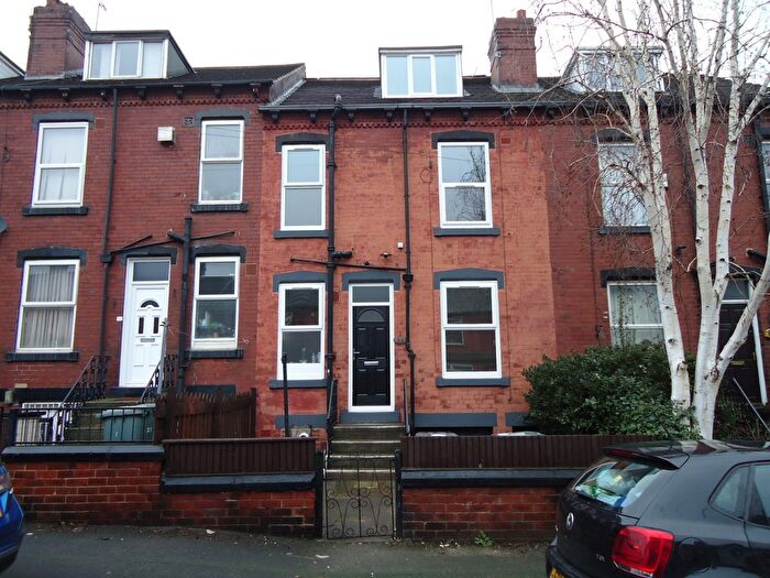 2 Bedroom Terraced House To Rent In Oakley Terrace, Leeds, LS11