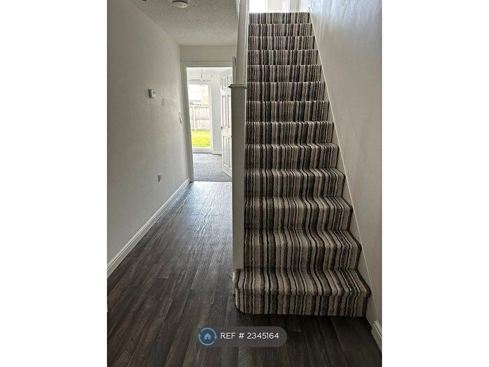 3 Bedroom Semi-Detached House To Rent In Oakford Close, Nottingham, NG8