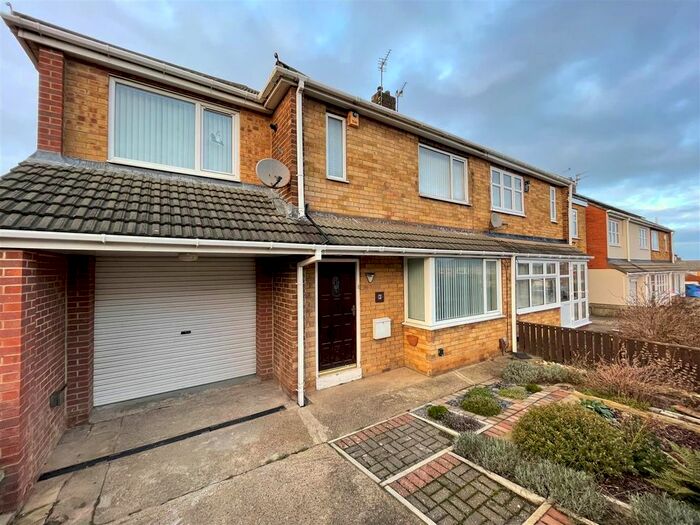 5 Bedroom Semi-Detached House To Rent In Swanage Grove, Hart Station, Hartlepool, TS24