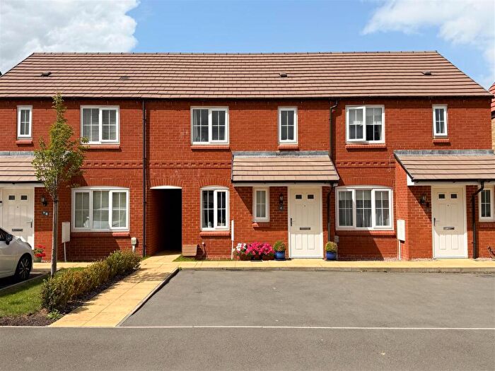 2 Bedroom Terraced House For Sale In Otter Street, Rothwell, NN14