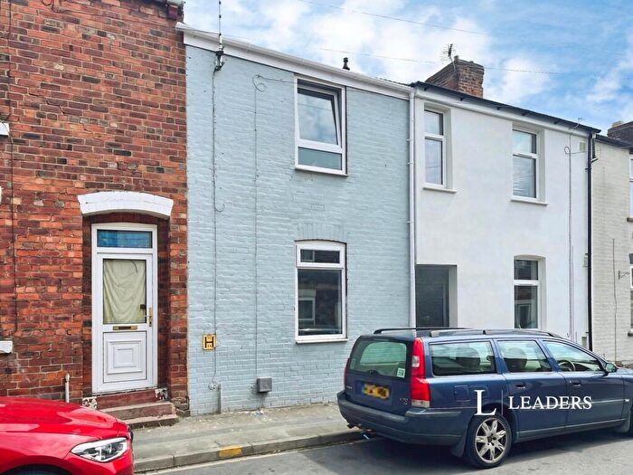 2 Bedroom Terraced House To Rent In High Street, Gainsborough, Lincolnshire, DN21
