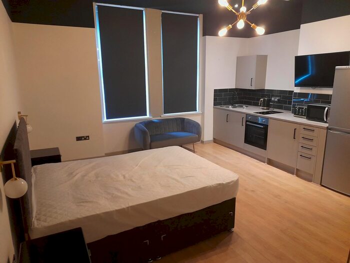 Studio To Rent In Shrewsbury Road, Prenton, CH43