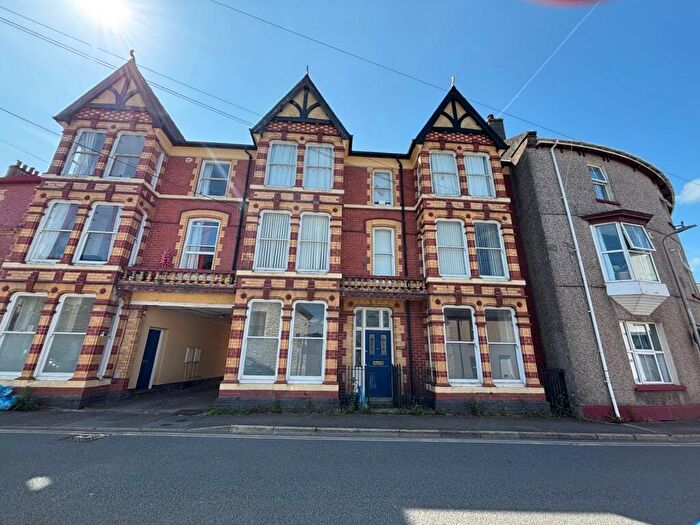 2 Bedroom Apartment For Sale In Llysmorfa, George Street, Llandeilo, Carmarthenshire., SA19