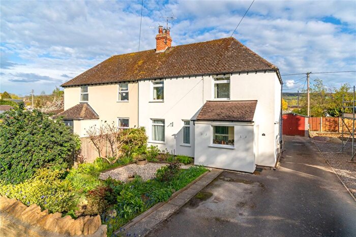 3 Bedroom Semi Detached House For Sale In Cheltenham Road, Broadway, Worcestershire, WR12