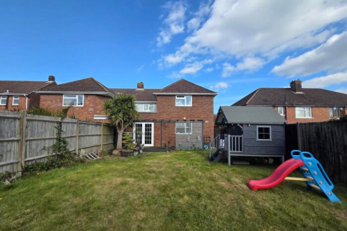 4 Bedroom Semi Detached House For Sale In Hillson Drive, Fareham, PO15
