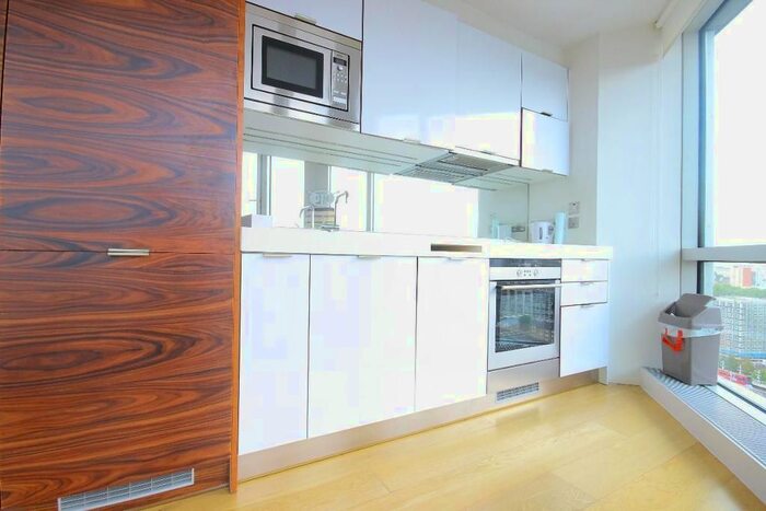 Studio To Rent In Ontario Tower, Fairmount Avenue, Canary Wharf, Blackwall Way, London, E14