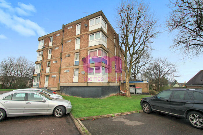 1 Bedroom Flat To Rent In Cathedral Drive, Laindon, SS15