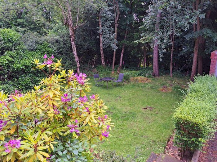 2 Bedroom Flat For Sale In Kenelm Road, Sutton Coldfield, B73