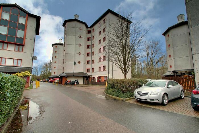 1 Bedroom Flat To Rent In Eleanor Way, Waltham Cross, Herts EN8