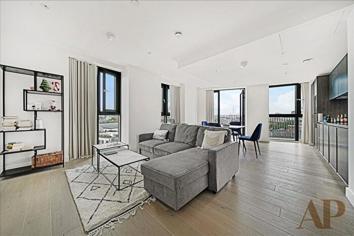 1 Bedroom Flat To Rent In Manuscript Court, Postmark, Paragon Square, London, WC1X