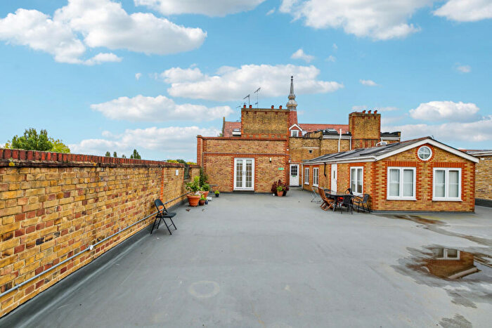 1 Bedroom Flat To Rent In Shillington Old School, Este Road, SW11