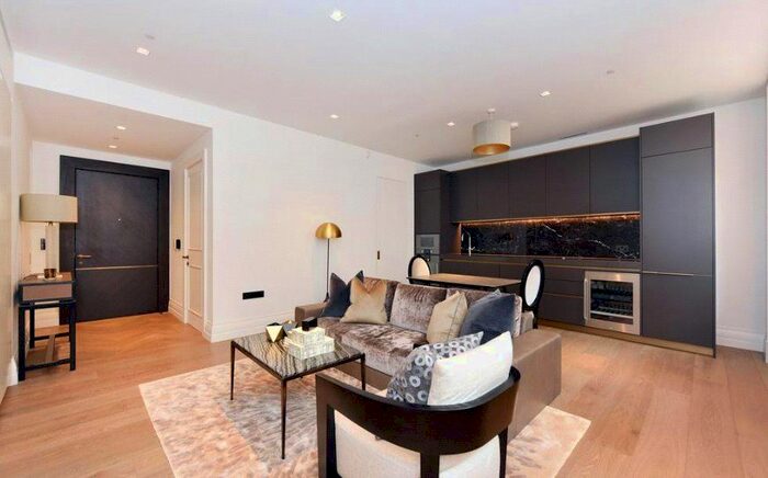 1 Bedroom Flat To Rent In Park Crescent, Regent's Park, London, W1B