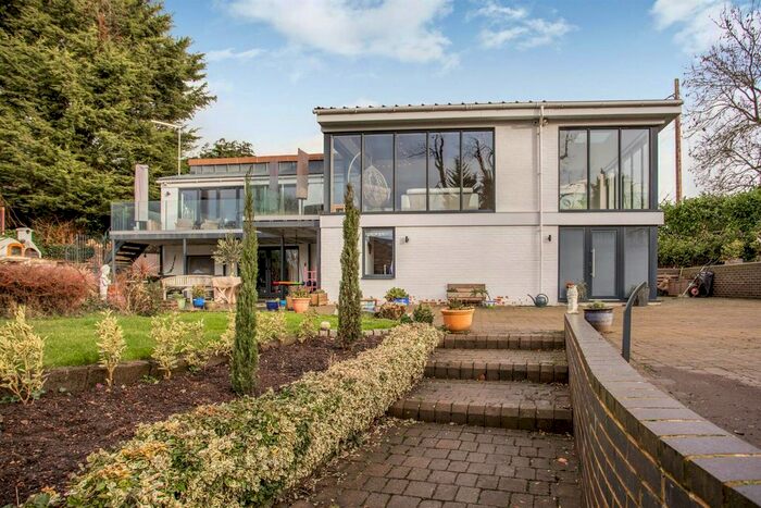 4 Bedroom Property For Sale In Heyford Lane, Weedon, Northampton, NN7