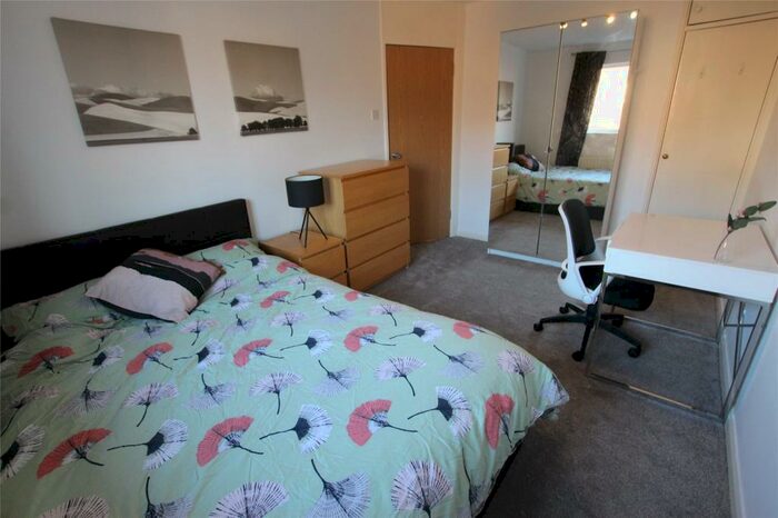 1 Bedroom Garage / Parking To Rent In Fishermans Drive, London, Greater London, SE16