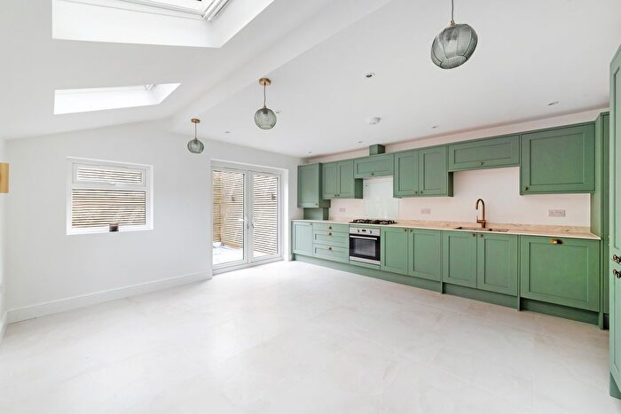 5 Bedroom Terraced House For Sale In Cobbold Road, Askew Village, Shepherd's Bush, W12