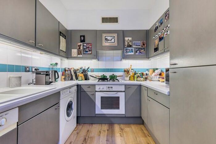 2 Bedroom Mews House To Rent In Kensington Gardens Square, London, W2