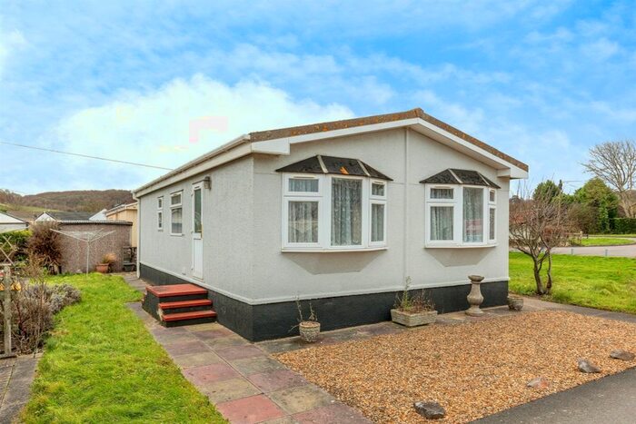 2 Bedroom Park Home For Sale In Hi Ways Park, Hallen, Bristol, BS10