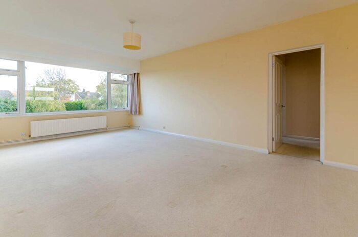 2 Bedroom Flat To Rent In Box Grove, Guildford, , Guildford, GU1