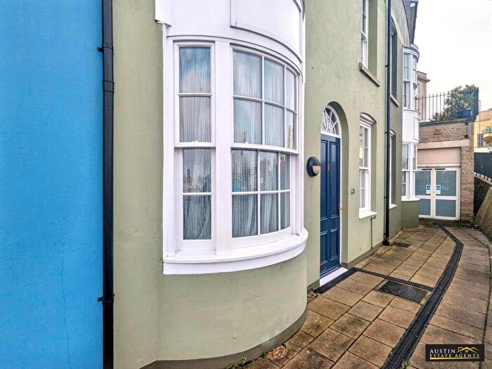 2 Bedroom Retirement Property For Sale In Harbour Lights Court, North Quay, Weymouth, DT4