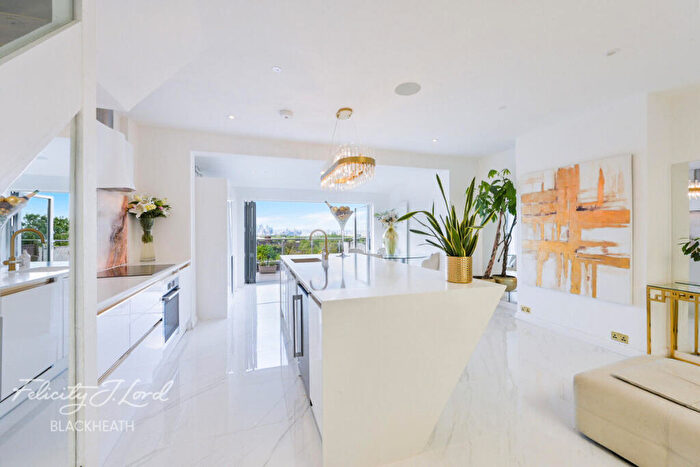 4 Bedroom Terraced House For Sale In Moordown, London, SE18