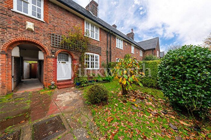 2 Bedroom Terraced House To Rent In Childs Way, London, NW11