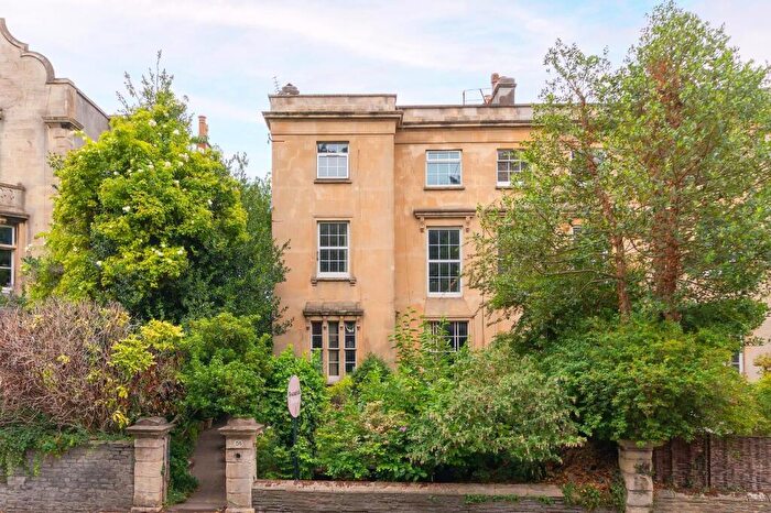 2 Bedroom Flat For Sale In Cotham Road, Cotham, BS6