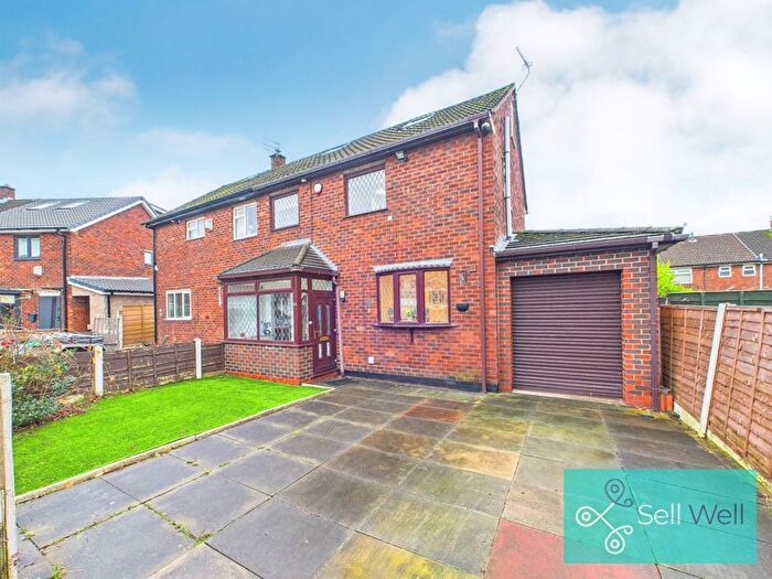 3 Bedroom Semi-Detached House For Sale In Silverdale, Swinton, Manchester, M27