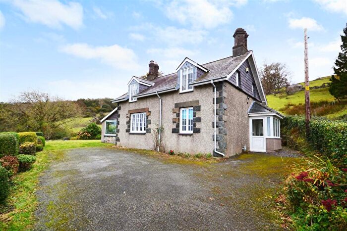 3 Bedroom Cottage For Sale In Crymlyn, Abergwyngregyn, LL33