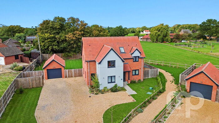 4 Bedroom Detached House For Sale In George Close, Exceptional Four-Bedroom Detached Family Home With A Quarter-Acre Plot, Bunwell, NR16