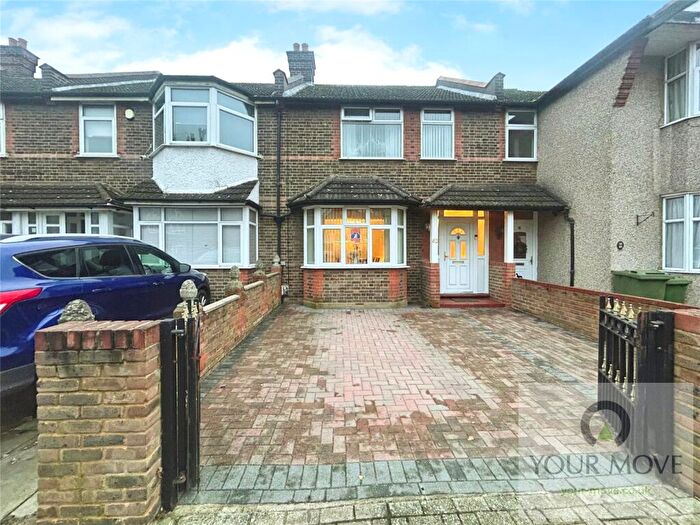 3 Bedroom Terraced House For Sale In Raglan Road, Bromley, BR2