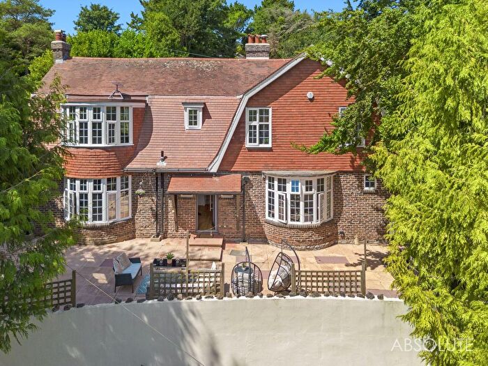4 Bedroom Detached House For Sale In Babbacombe Road, Torquay, TQ1