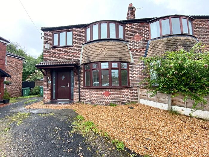 3 Bedroom Semi-Detached House To Rent In Yew Tree Drive, Prestwich, M25
