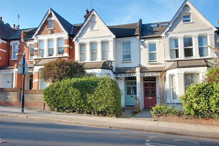 3 Bedroom Flat For Sale In Alexandra Park Road, London, N22